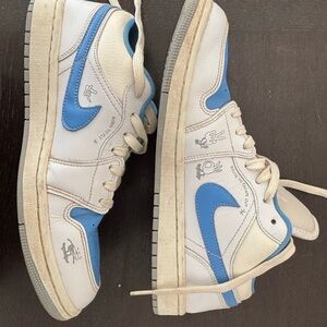 Nike White and Blue Women's Sneakers